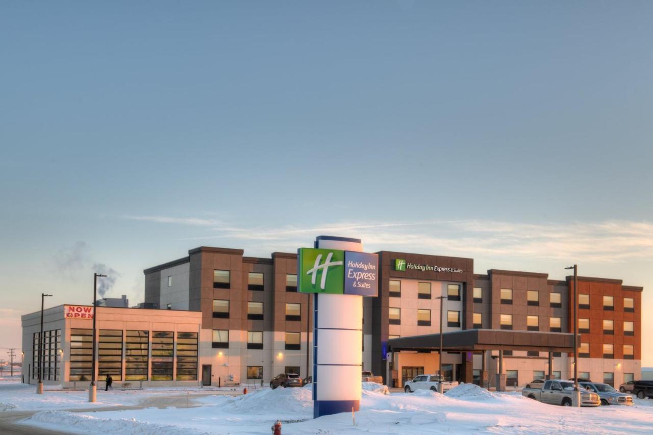 Holiday Inn Express & Suites - Moose Jaw By Ihg Экстерьер фото