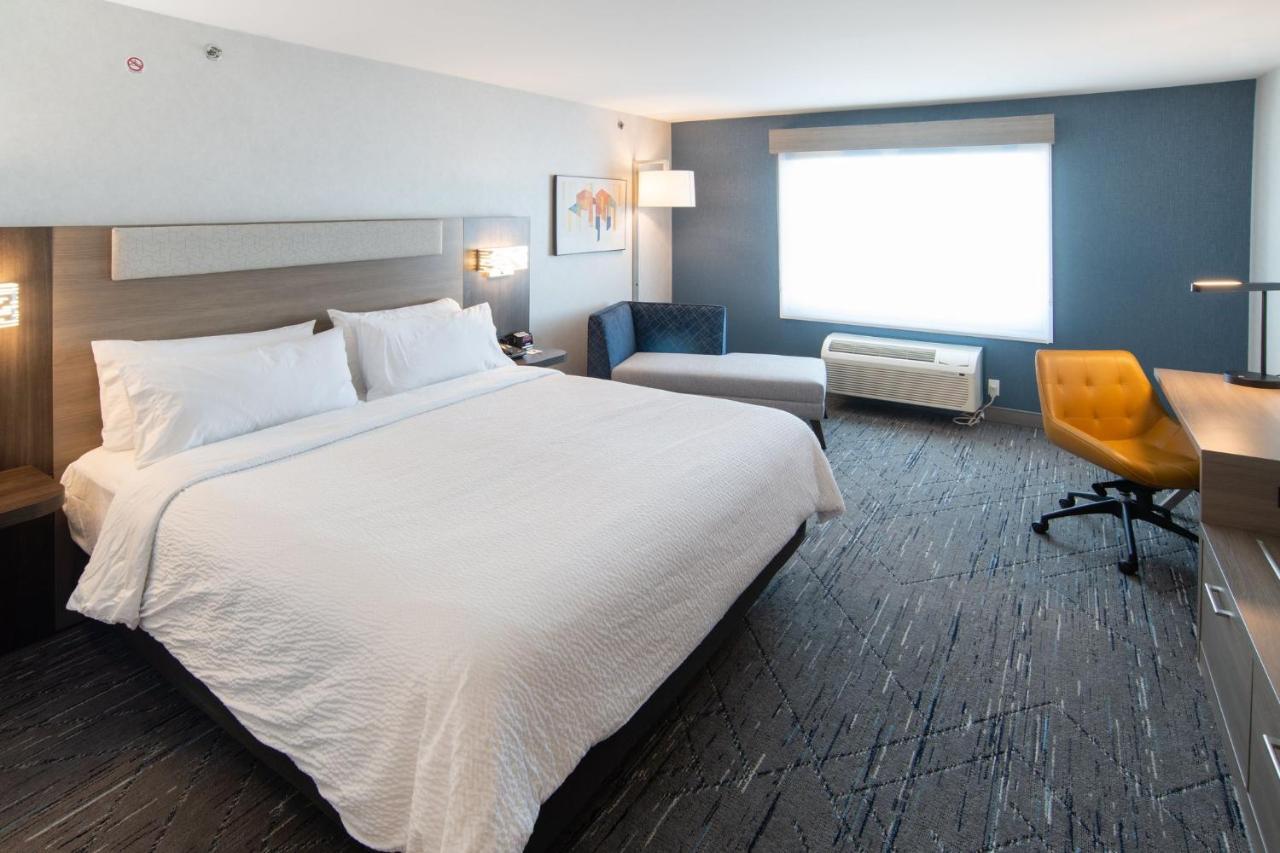 Holiday Inn Express & Suites - Moose Jaw By Ihg Экстерьер фото